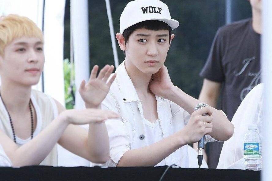 朴灿烈提着现金去买房,朴灿烈投资大楼