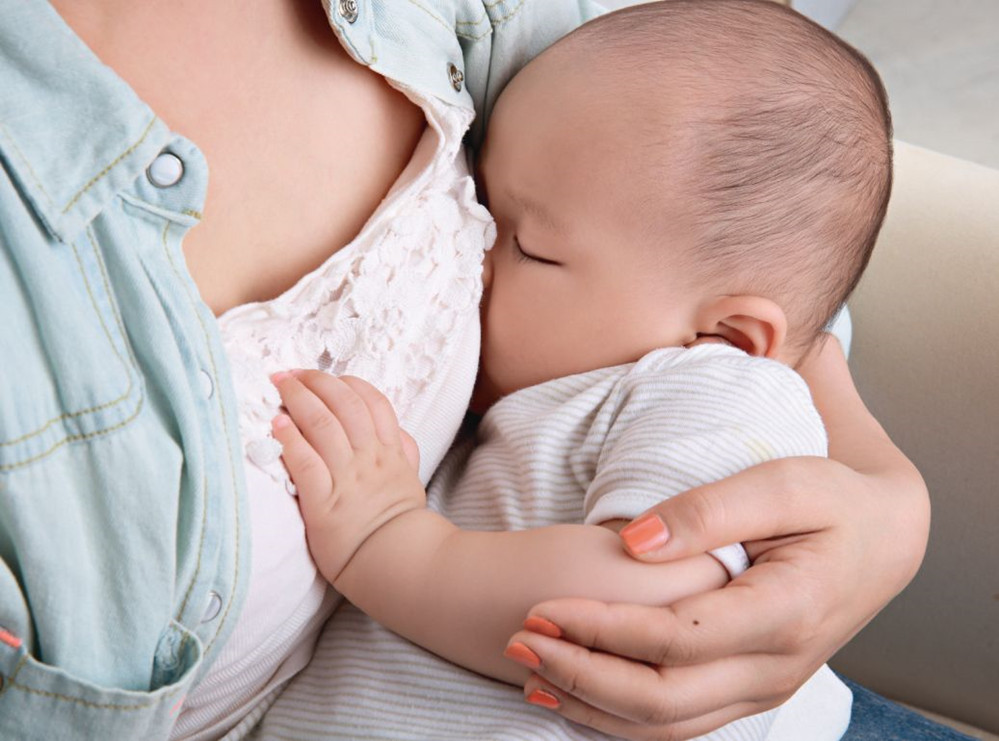 婴儿奶量连续一周减少拒绝喝奶,宝宝喝奶量少怎么办最有效