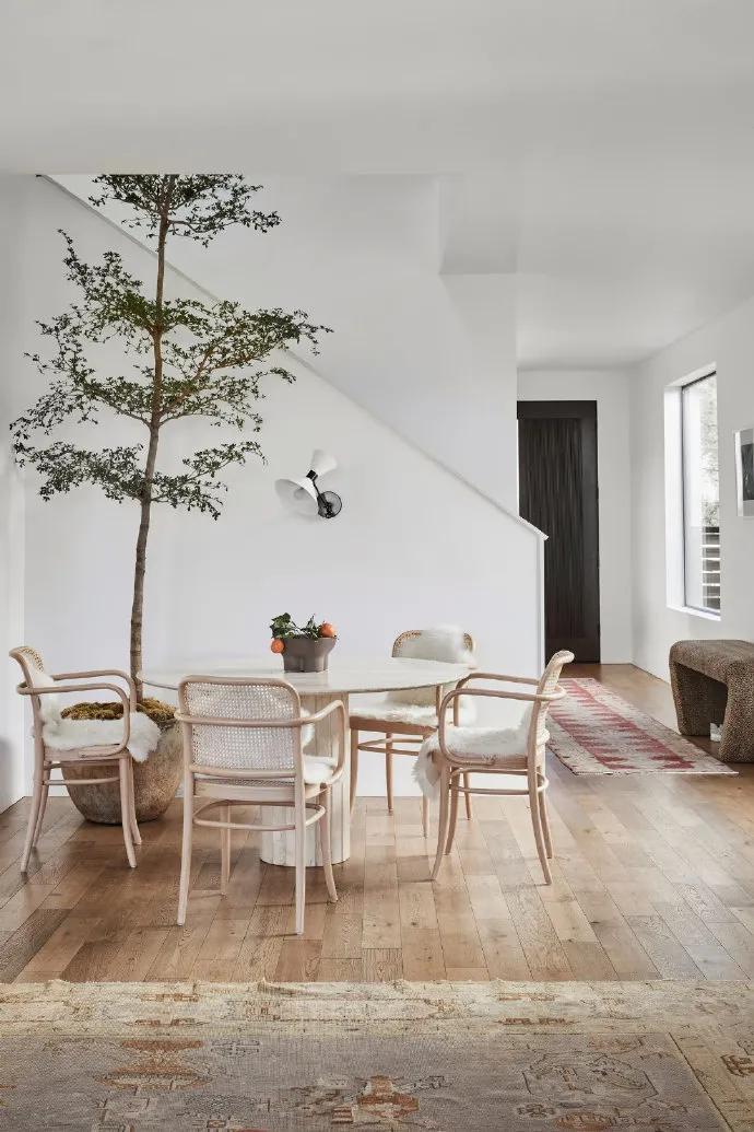 为什么他们心甘情愿做时尚的幸福牺牲者