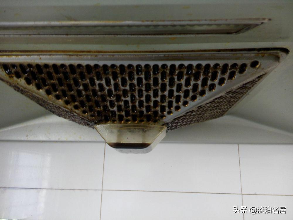 清洗油烟机不用油的小妙招,清洗老式油烟机不拆怎么清洗网罩