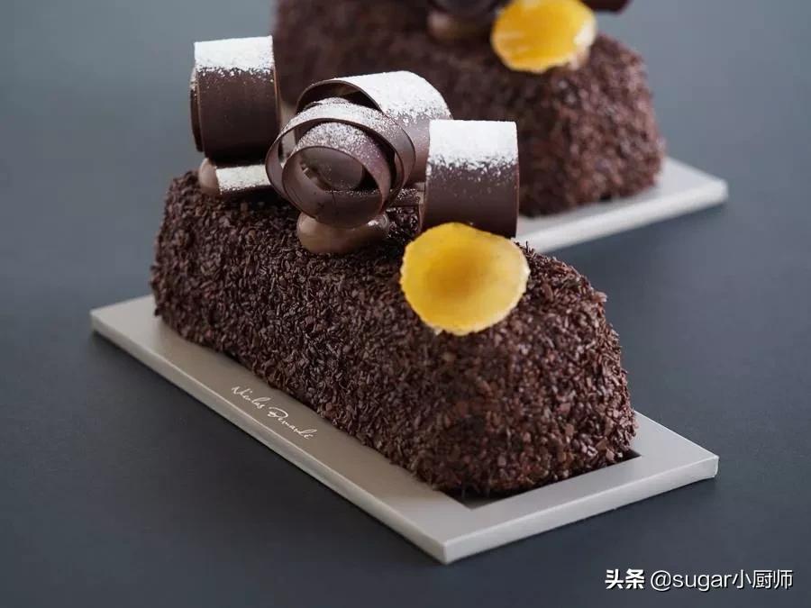 我懒！拒绝太复杂的，这个蛋糕好，哈哈，今晚就翻她牌子了