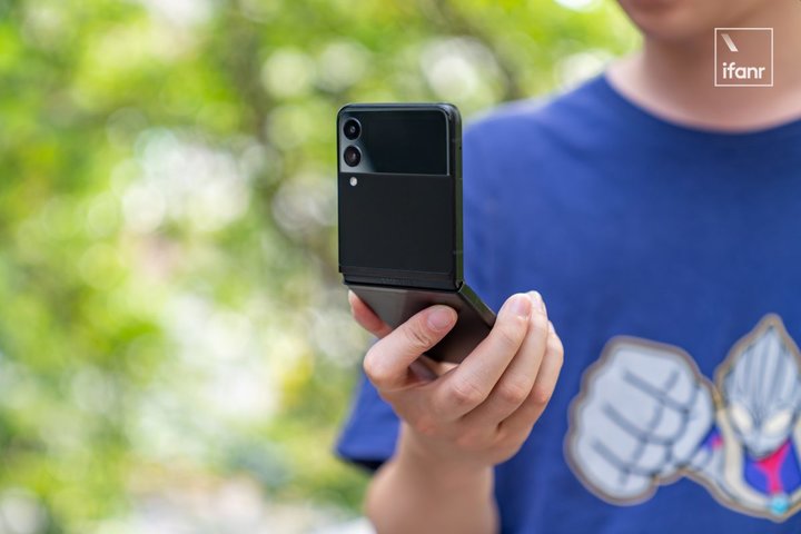 galaxyzflip3折叠模式,galaxyzflip35g折叠屏