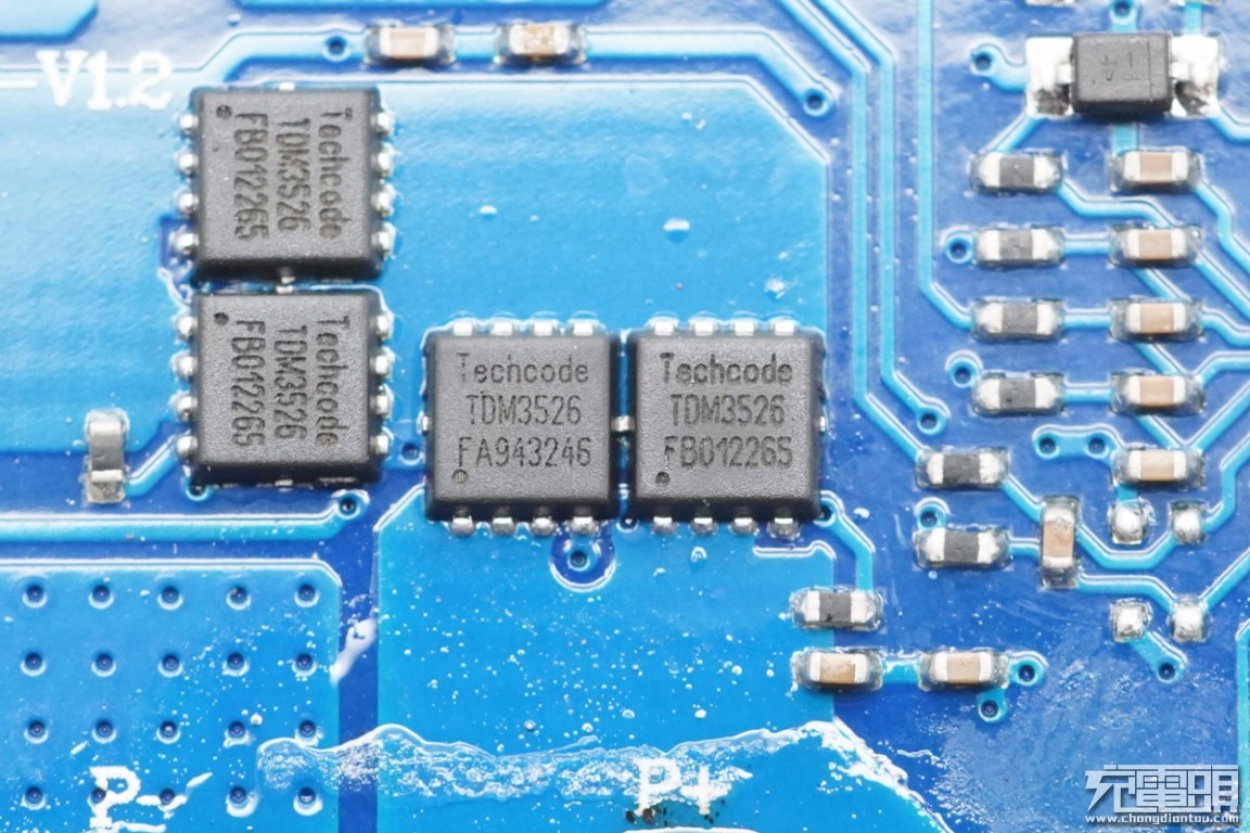 征拓20w快充拆解,征拓100w桌面充电器