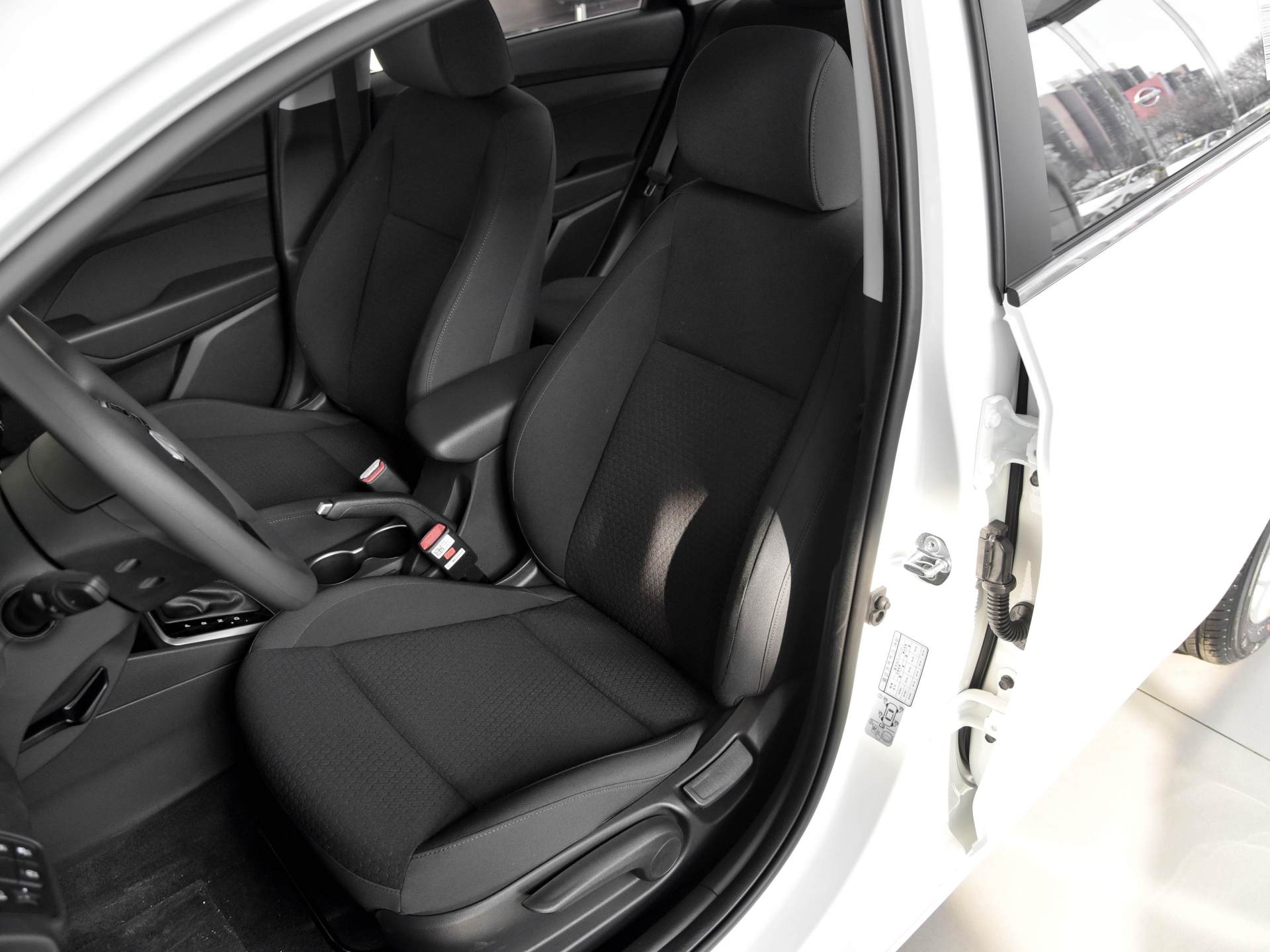 合资车白菜价,17年现代悦纳两厢价格