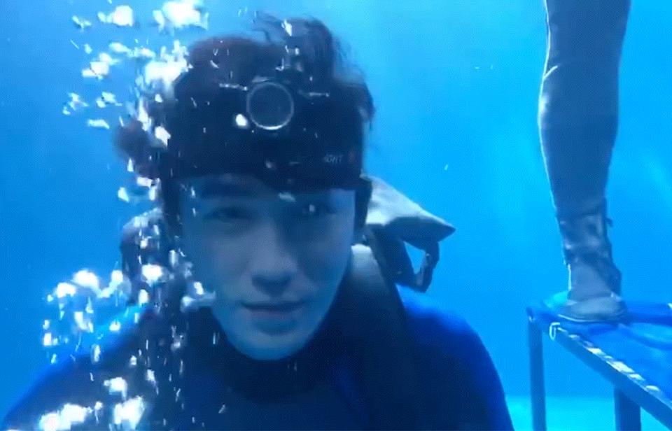 朱一龙还原魔方,4阶魔方朱一龙