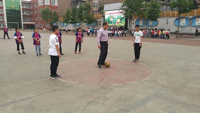 快乐足球活力校园绘画,快乐足球活力周六