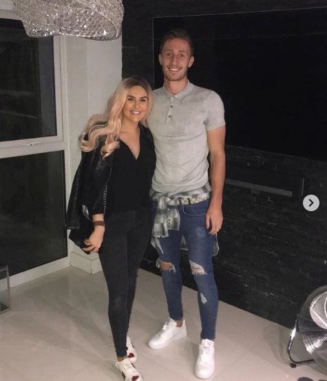 一人立功全家光荣军地联手送喜报,一人参军全家光荣为中国军人点赞