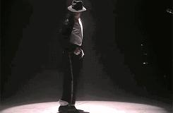 巨星天王“冤死”10年后再被鞭尸：人血馒头好吃吗？！