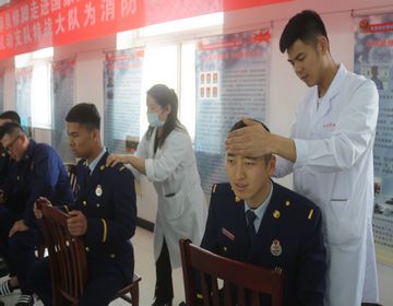 春播集团走近森林消防局机动支队一大队为指战员治疗脚疾