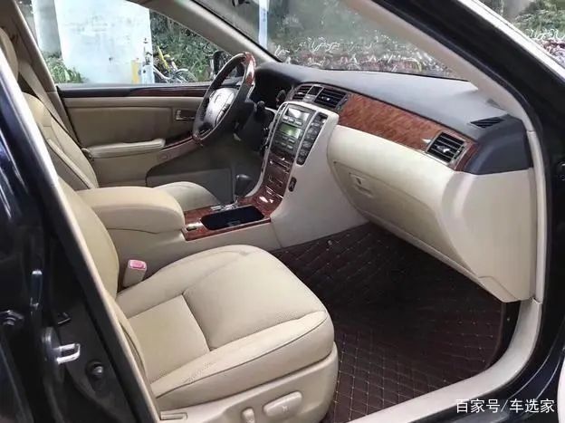 10万左右的丰田皇冠,花10多万买二手豪车划算吗