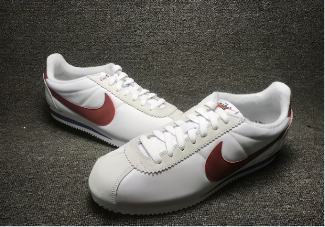 被低估的“阿甘鞋”,百搭时髦还不容易撞款