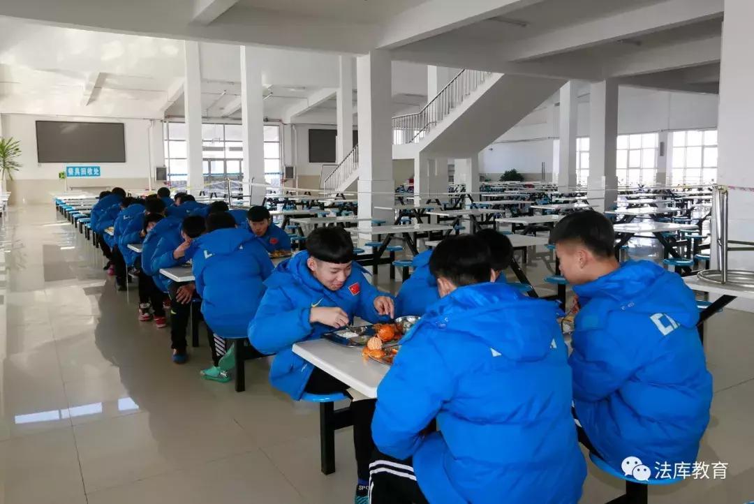 全国校园足球满天星训练营,全国青少年冬季足球训练营