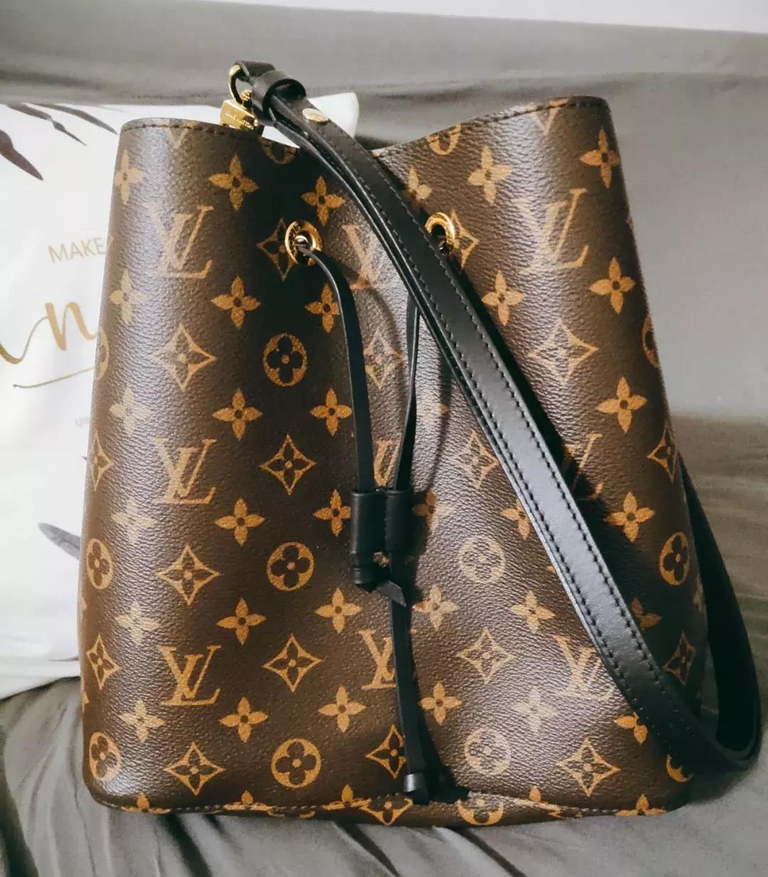 lv现在值得购买吗,lv买真的划算还是假的划算