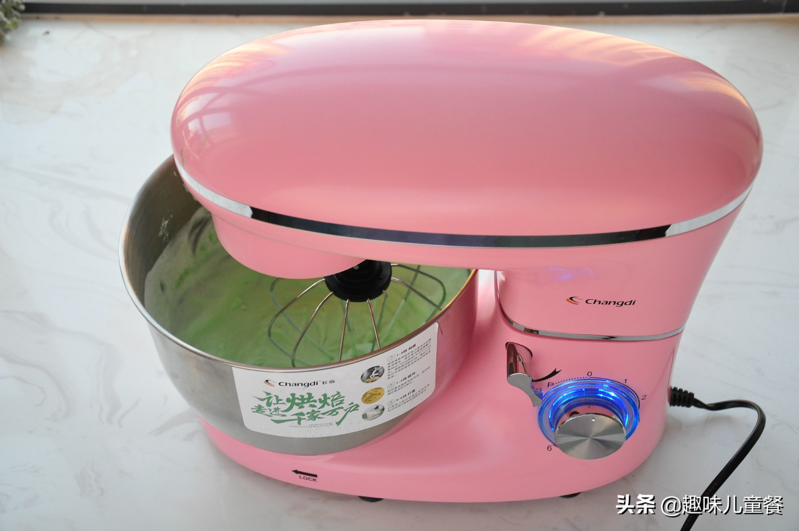 超萌兔蛋糕制作过程,怎么给兔兔做生日蛋糕