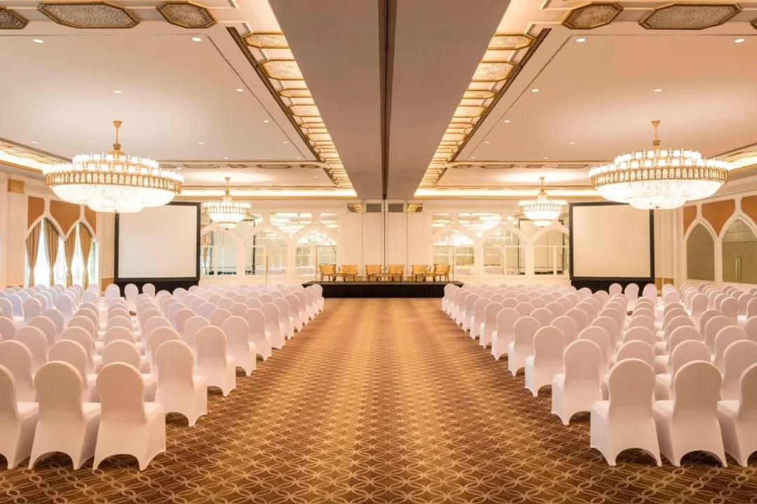 阿布扎比沙漠野奢水疗度假酒店,阿布扎比喜来登酒店