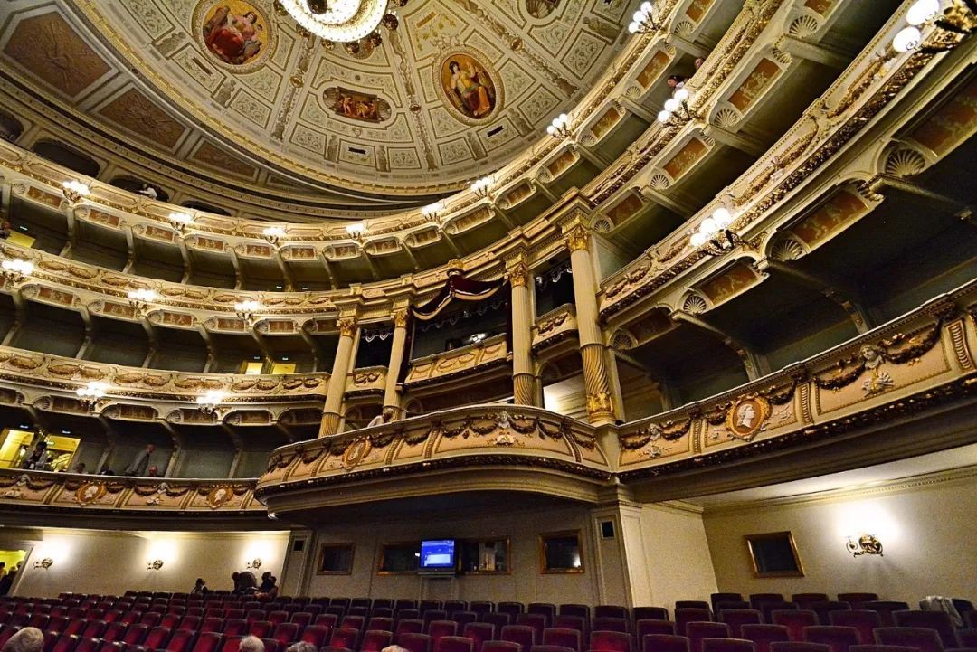 一个传奇的男人,一个传奇般的男人