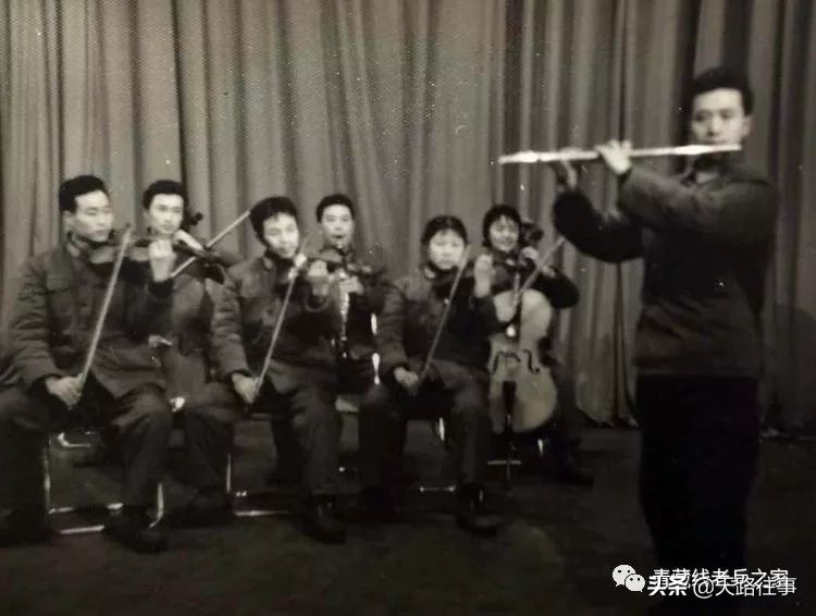 文艺兵跳芳华,文艺兵芳华话剧