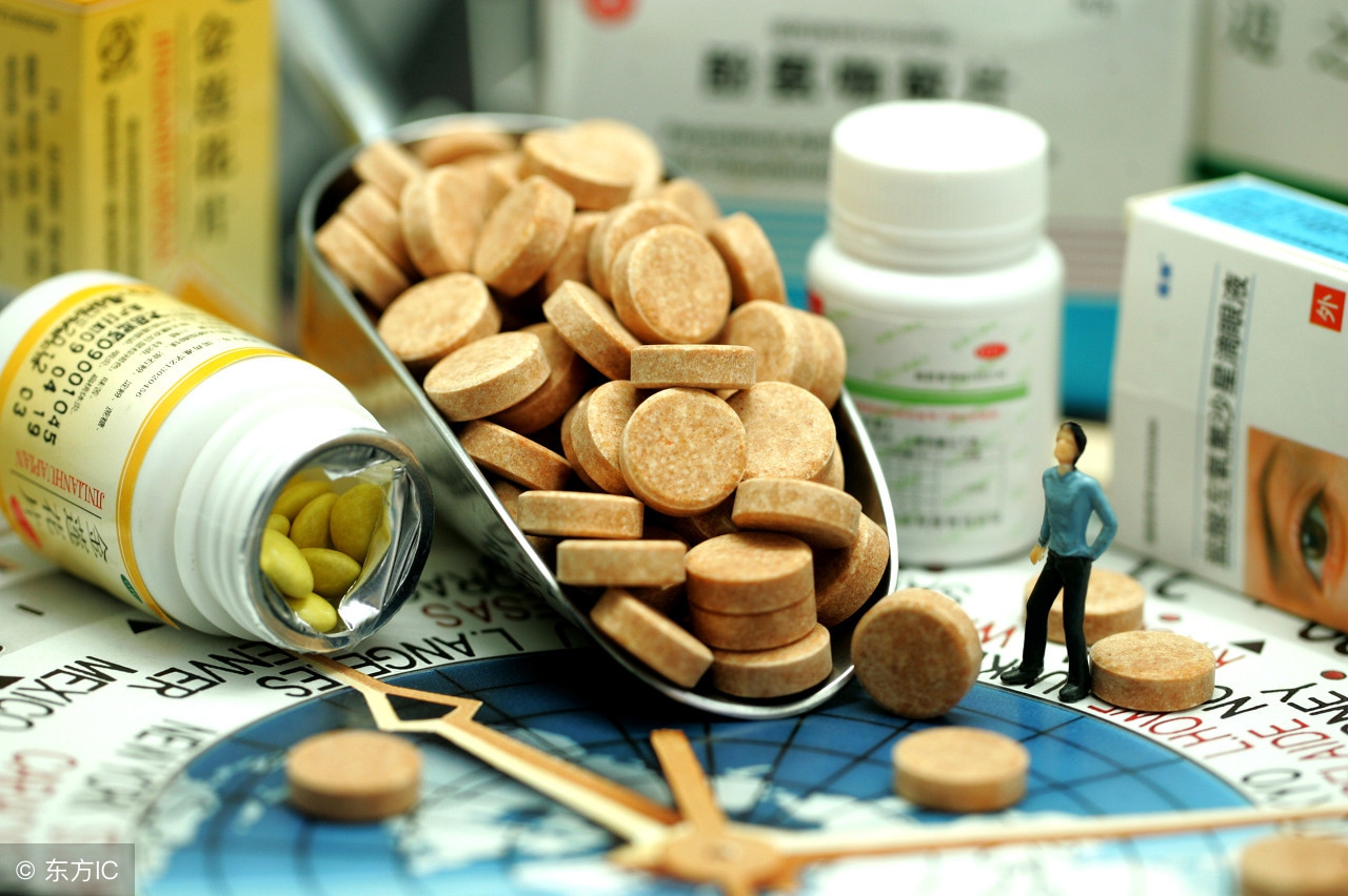 保温杯里泡枸杞养生吗,保温杯里泡枸杞别熬夜伤身体