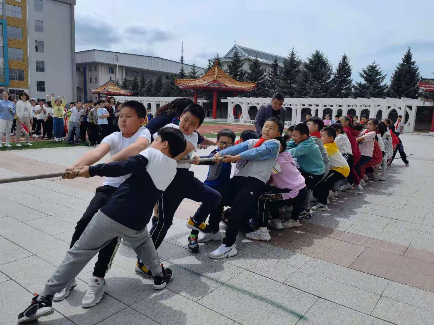 延吉市北山小学拔河,延吉学校拔河比赛