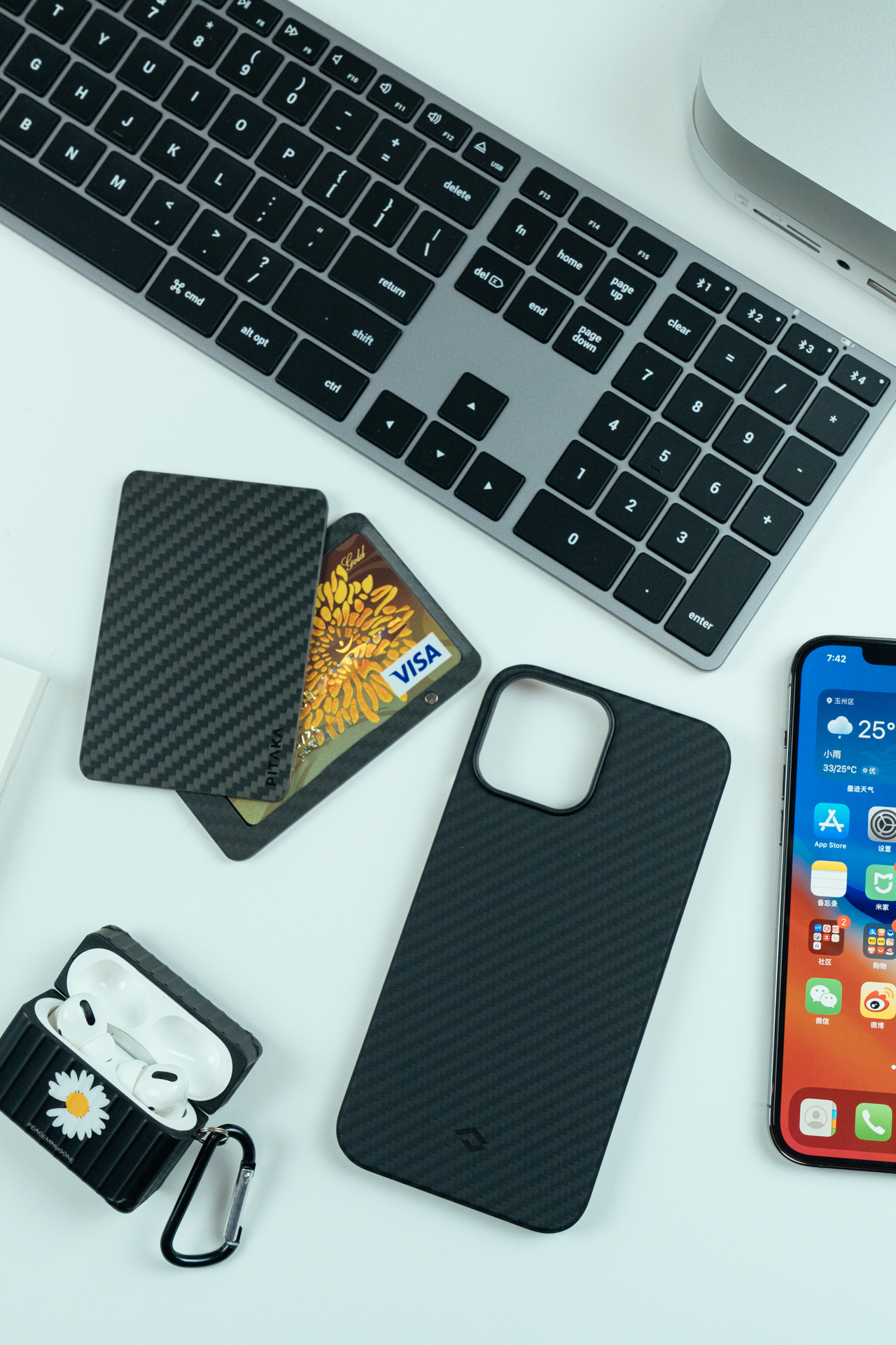 iphone13磁吸降温手机壳,iphone13手机壳磁吸防尘