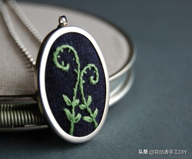 刺绣装饰项链,超级简单又可爱的刺绣教程