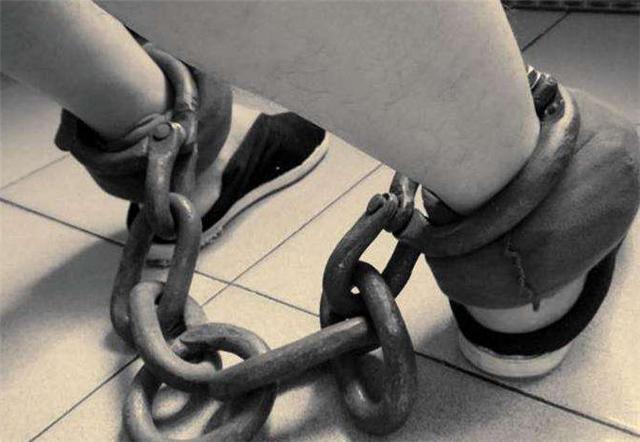 死刑犯临刑前是用绳子捆绑的吗,死刑犯在行刑前为什么换麻绳