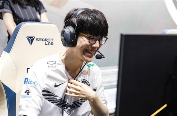 lpl十周年十大选手众人评价uzi,英雄联盟lpl全明星奖都有什么