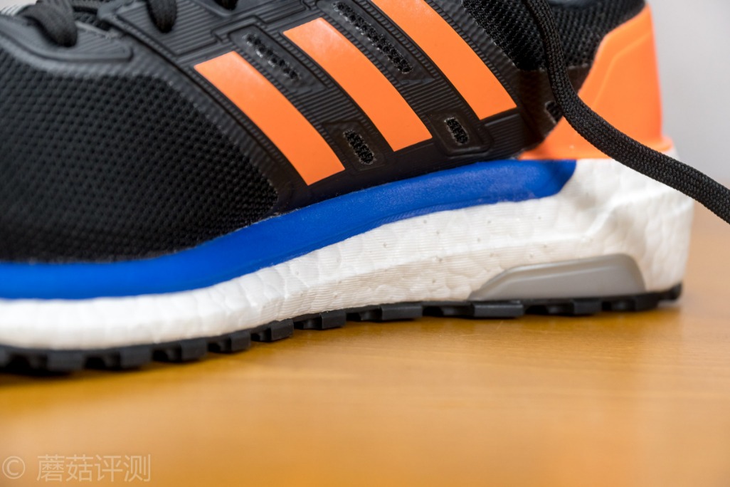 阿迪ultraboost22黑蓝,阿迪supernova和ultraboost