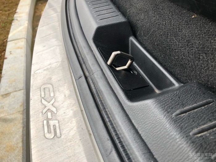 满意的静音电动尾门-门博士产品装车