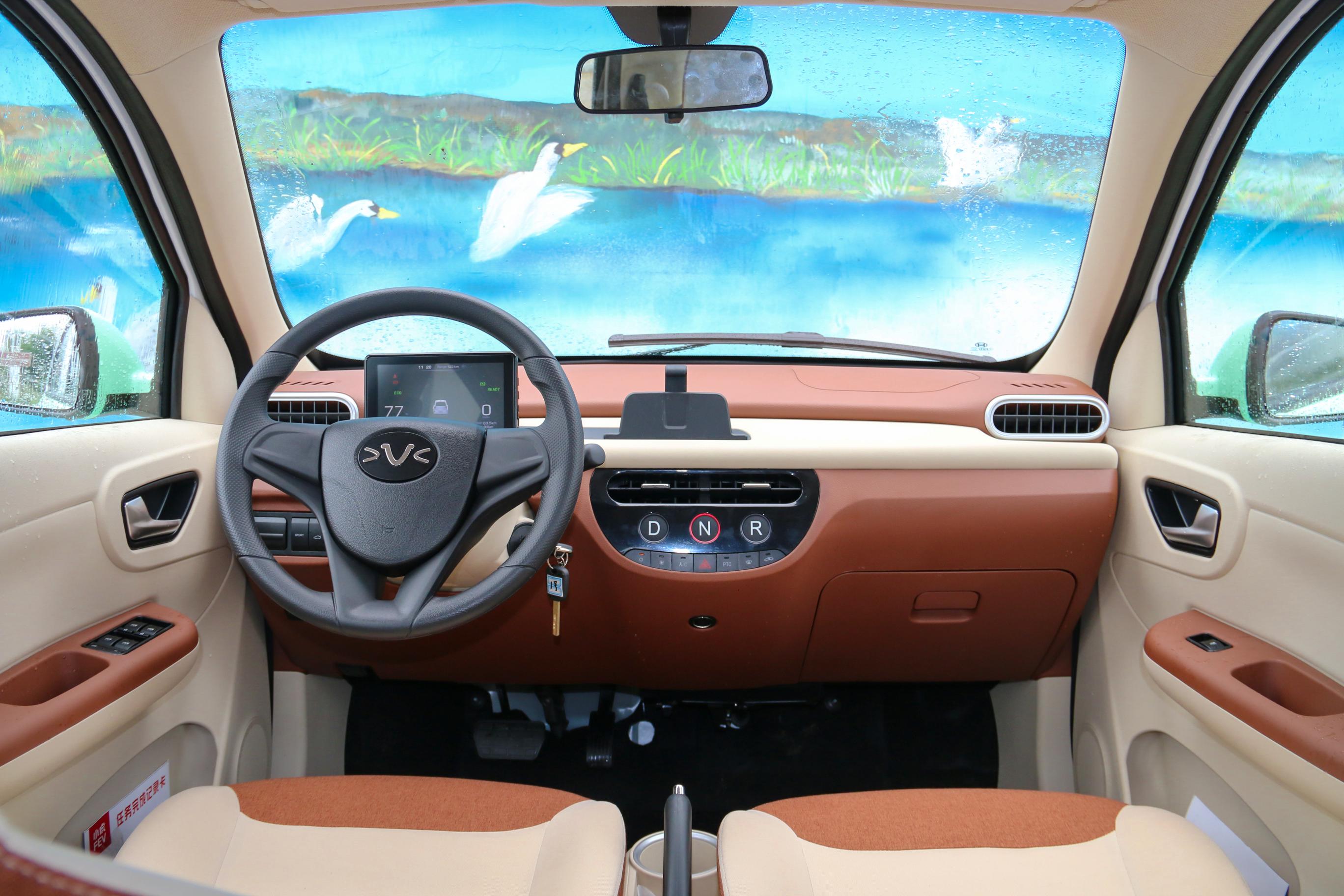 小虎试驾,小虎纯电动车