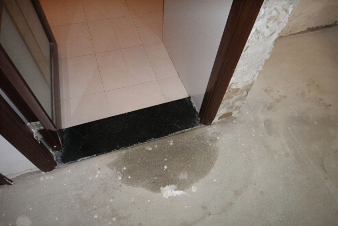 卫生间砖缝渗水怎么处理,卫生间砖缝漏水最好处理方法