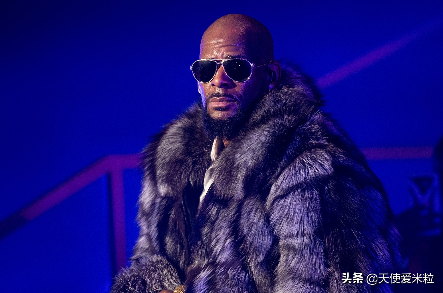 天王巨星R.Kelly的真面目：虐待性侵女性，受害者未成年