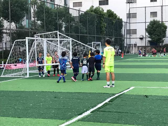 这个上海小囡的足球造诣，没有输在起跑线上