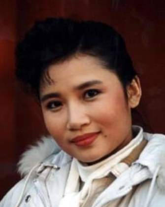 有没有当年李娜出家剃度视频,李娜出家后的青藏高原