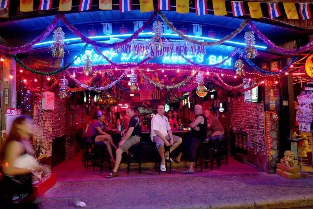 去泰国为什么不能进2楼酒吧,去泰国为什么不能坐摩托车