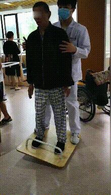 脑中风的康复训练方法,脑中风后的康复训练全过程图