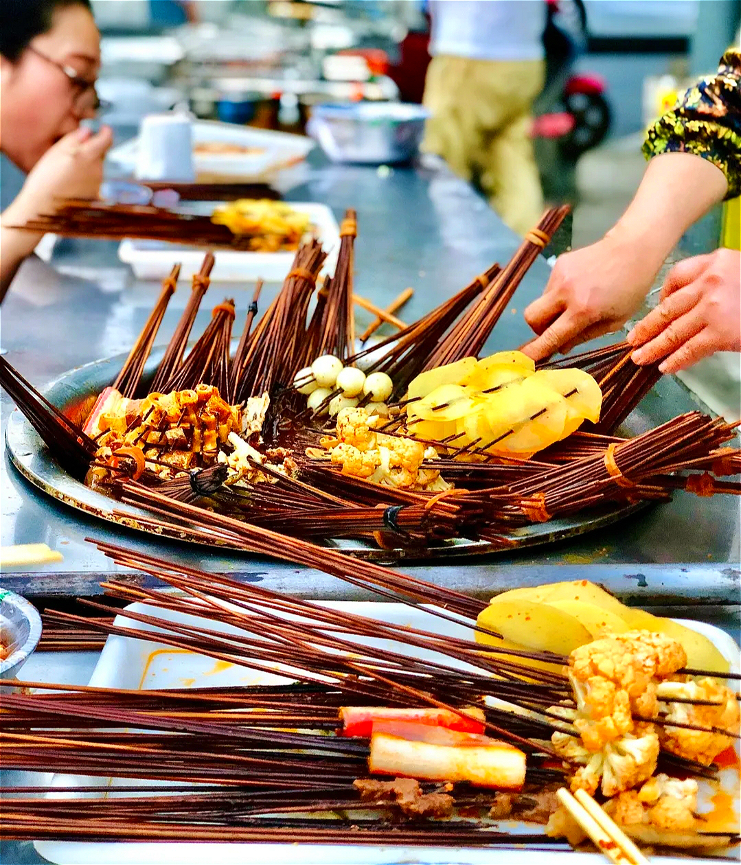 成都最好吃的老式麻辣烫视频,超级好吃的麻辣香锅麻辣烫