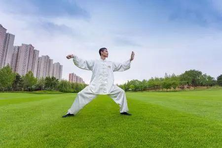 初学站桩的正确方法视频,初学站桩的正确视频教程