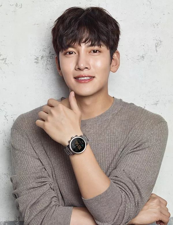 发际线比较高适合什么刘海发型男,发际线低适合什么刘海发型男生