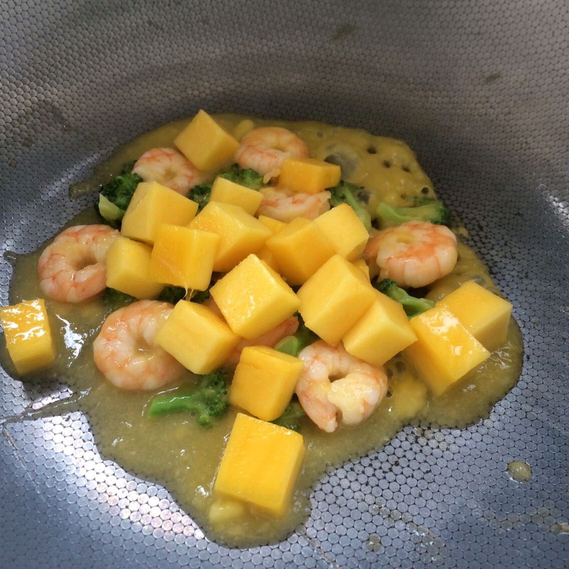 芒果炒虾仁和火龙果虾仁,芒果炒虾仁沙拉