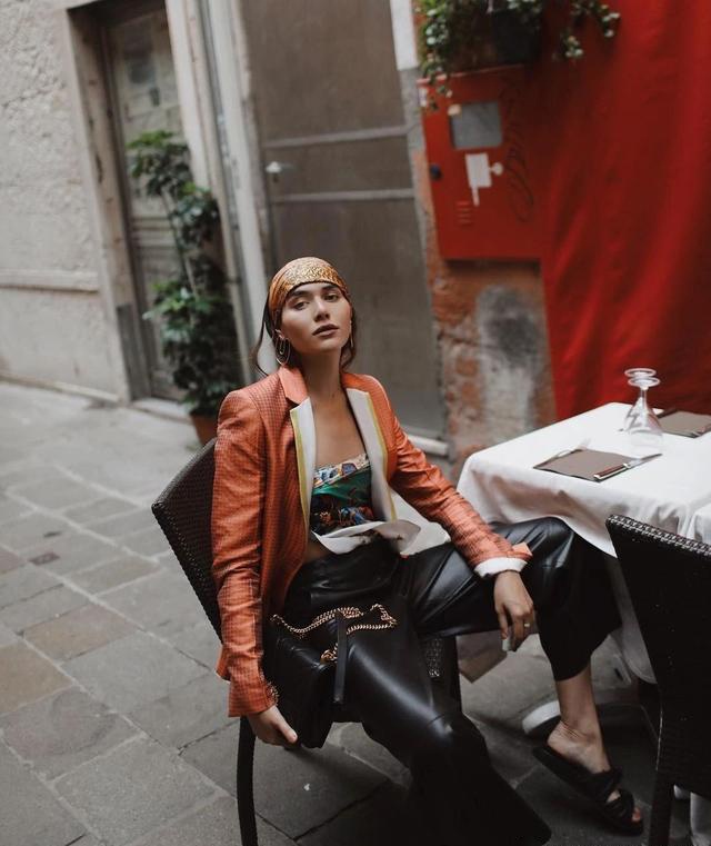 一学就会的丝巾五种系法,大长款丝巾的花样系法大全