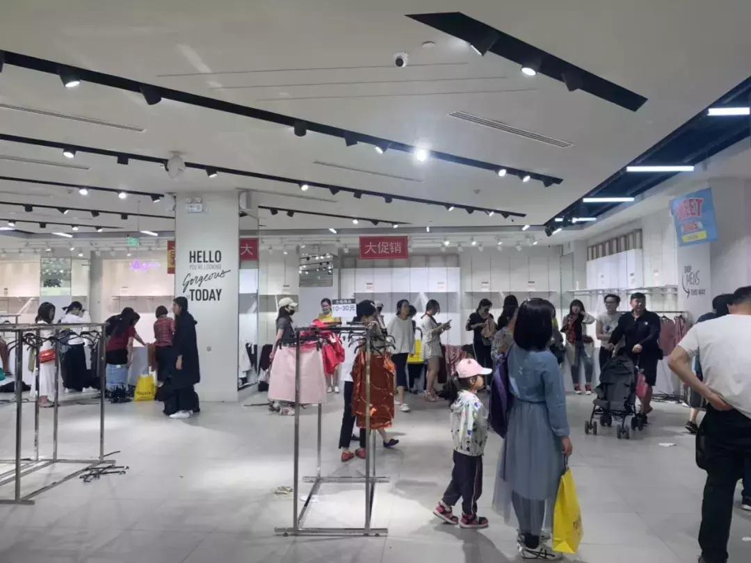 优衣库kaws联名为什么被疯抢,优衣库kaws联名款质量如何