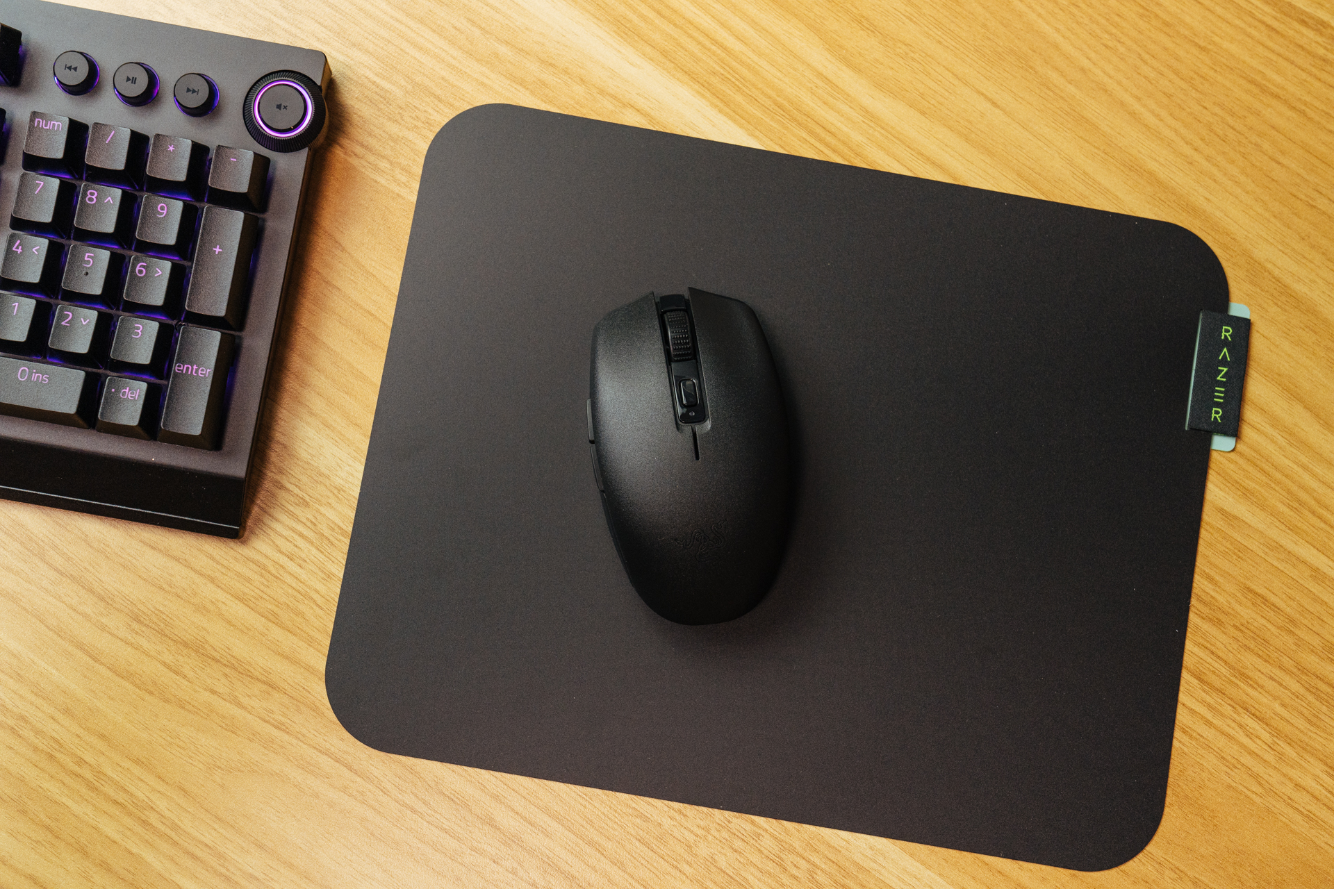 razer雷蛇毒蝰终极版轻量无线鼠标,razer八岐大蛇v2无线鼠标评测