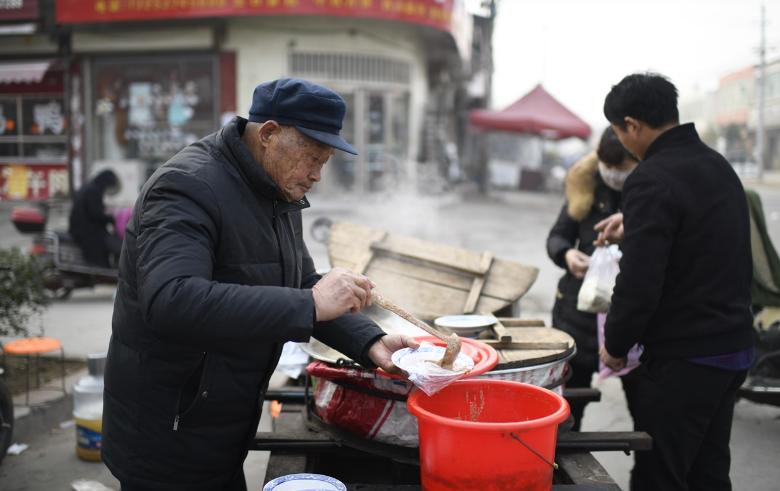 许昌最出名的热豆腐,70岁老爷爷卖豆腐