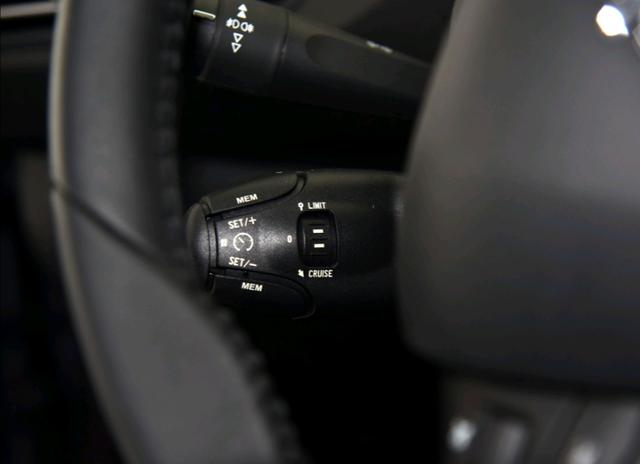 标致小钢炮308s,小钢炮神车东风标致308s