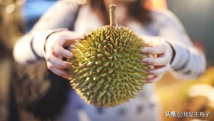 买榴莲时教你4招,买榴莲技巧口诀