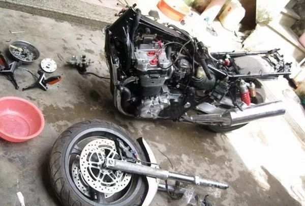 一辆破车的复原,一辆报废车翻新