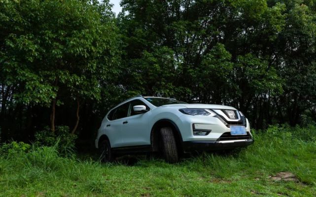 又到了梅雨季,日产奇骏冬季用车技巧