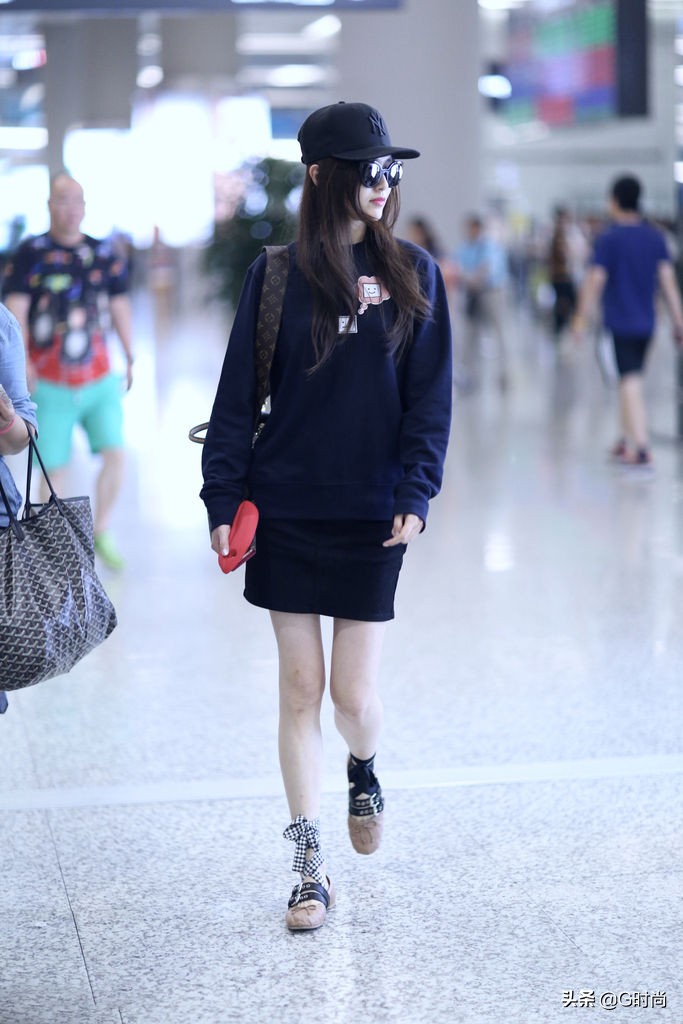 适合搭中国风的鞋子芭蕾舞鞋,搭配一双芭蕾舞鞋都瞬间优雅起来