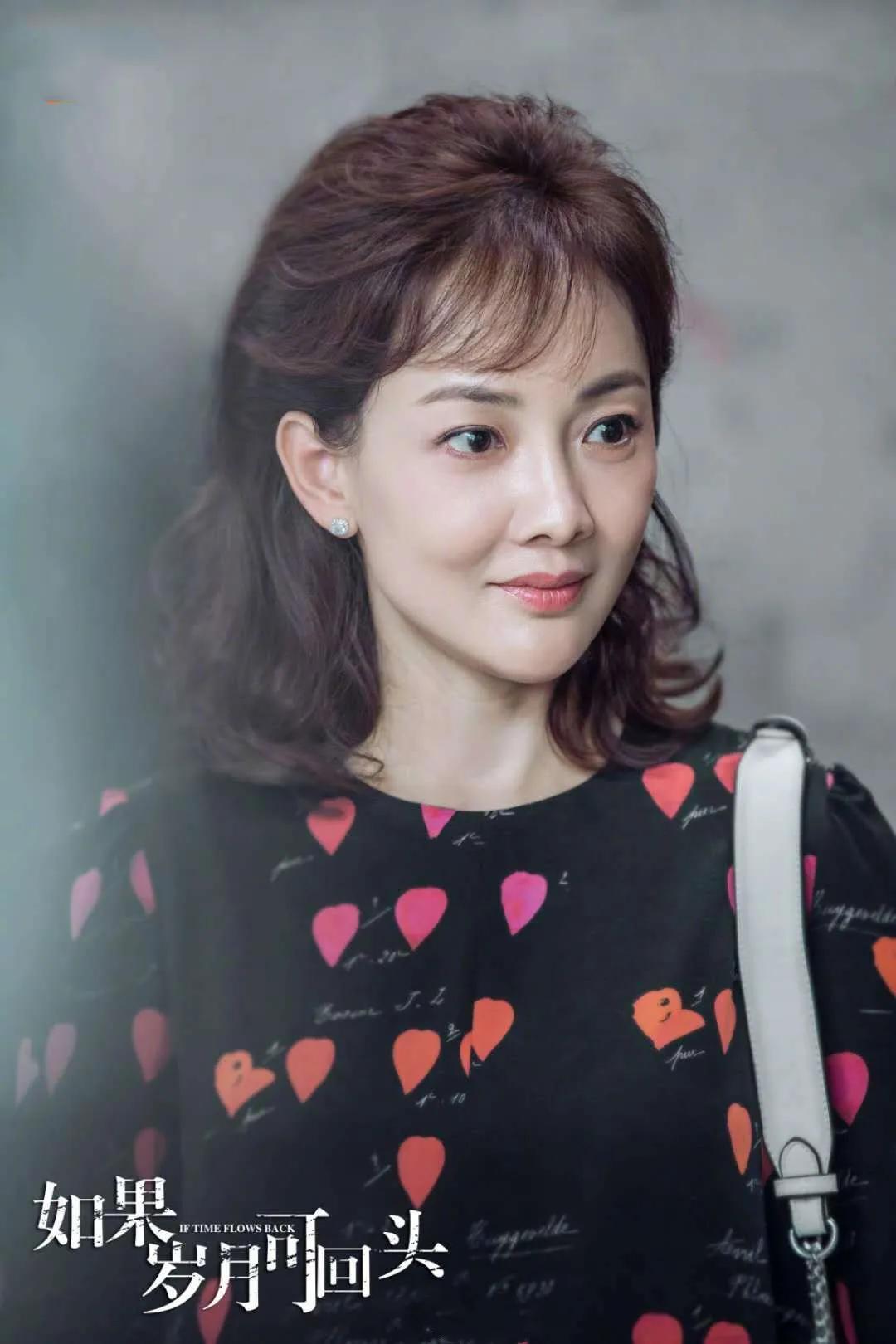 47岁的牛莉结婚了吗,牛莉现在结过几次婚